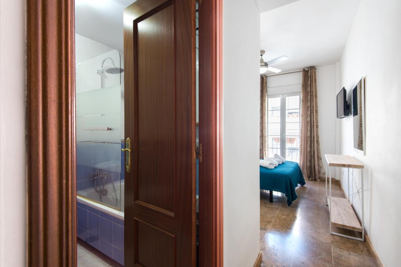Center Apartment 2Bed 2B Aircon Wif And Parking Free Малага Екстериор снимка