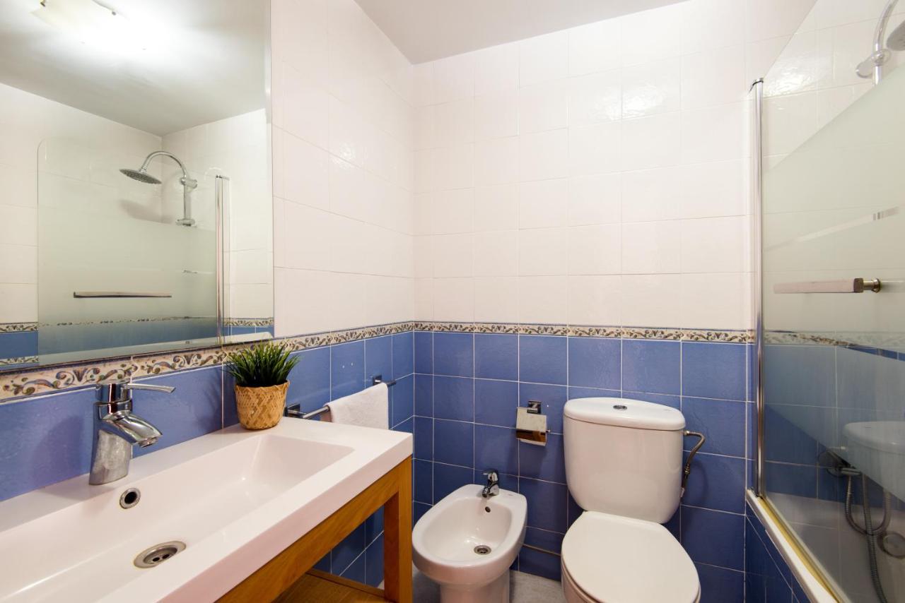 Center Apartment 2Bed 2B Aircon Wif And Parking Free Малага Екстериор снимка