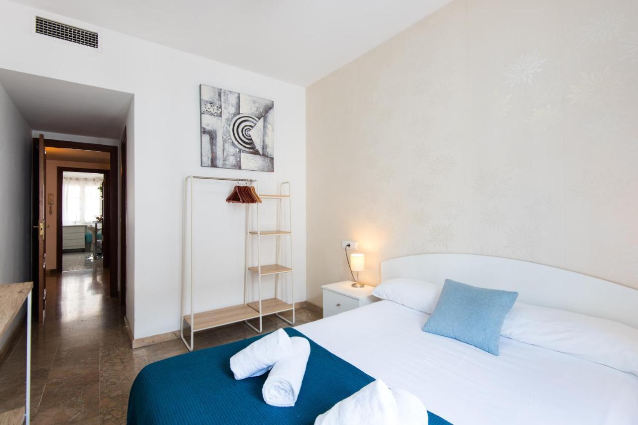 Center Apartment 2Bed 2B Aircon Wif And Parking Free Малага Екстериор снимка
