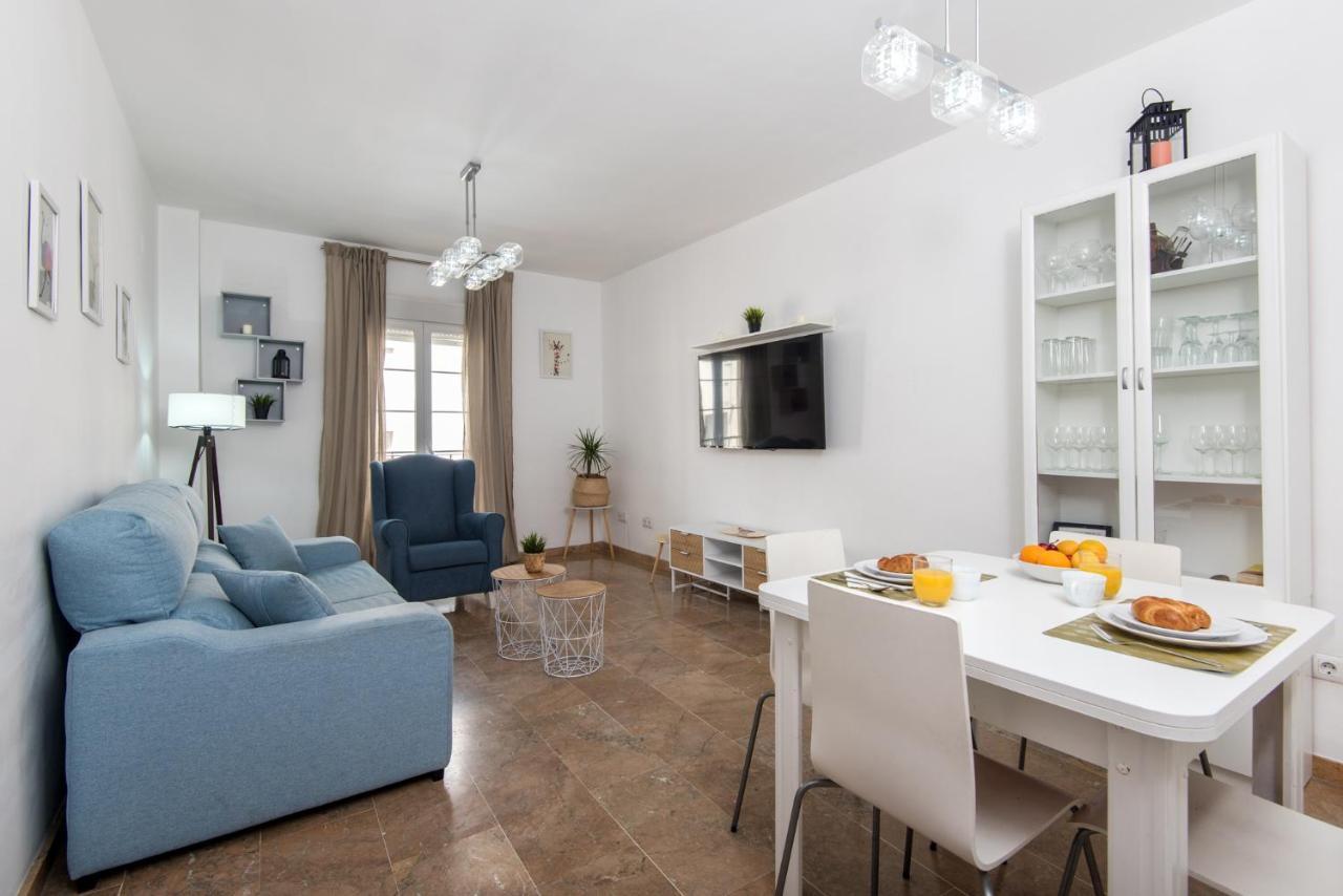 Center Apartment 2Bed 2B Aircon Wif And Parking Free Малага Екстериор снимка