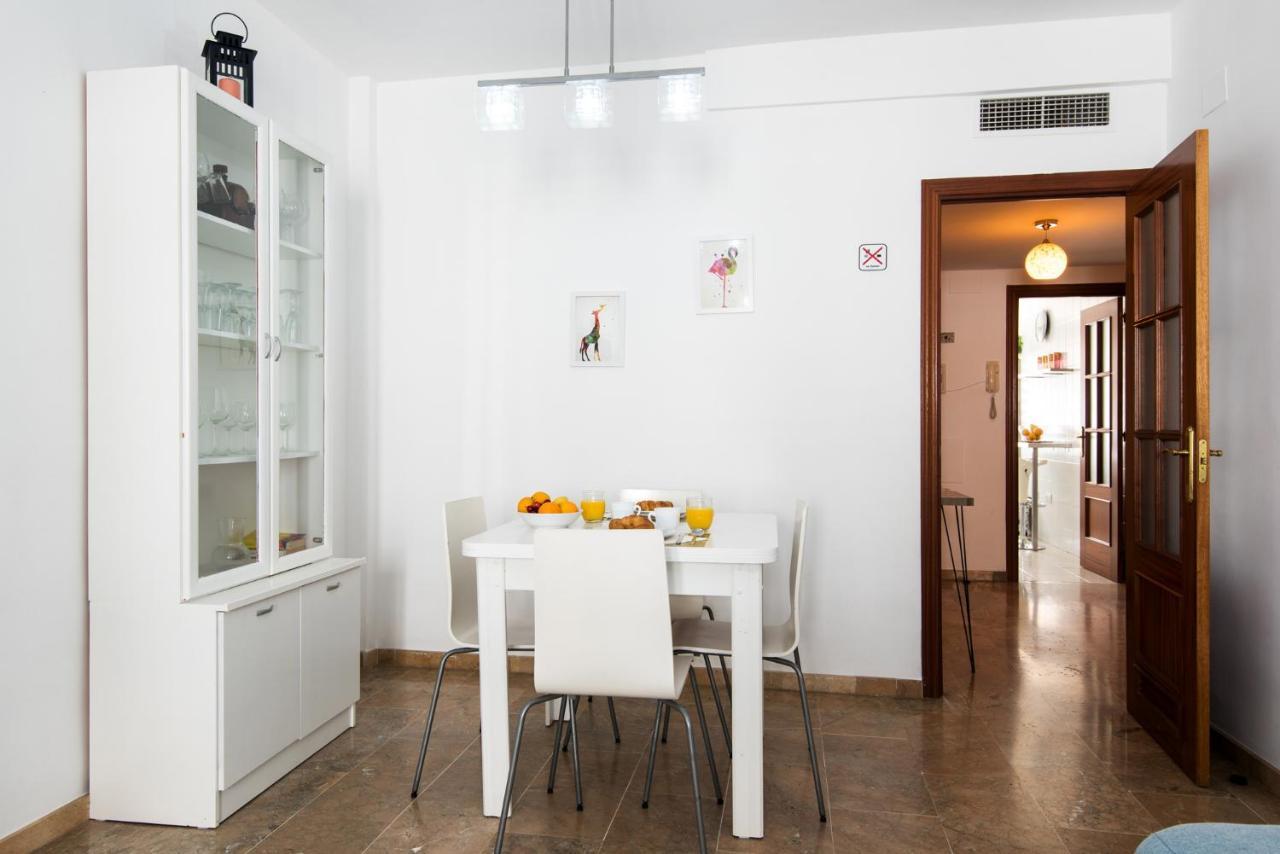 Center Apartment 2Bed 2B Aircon Wif And Parking Free Малага Екстериор снимка